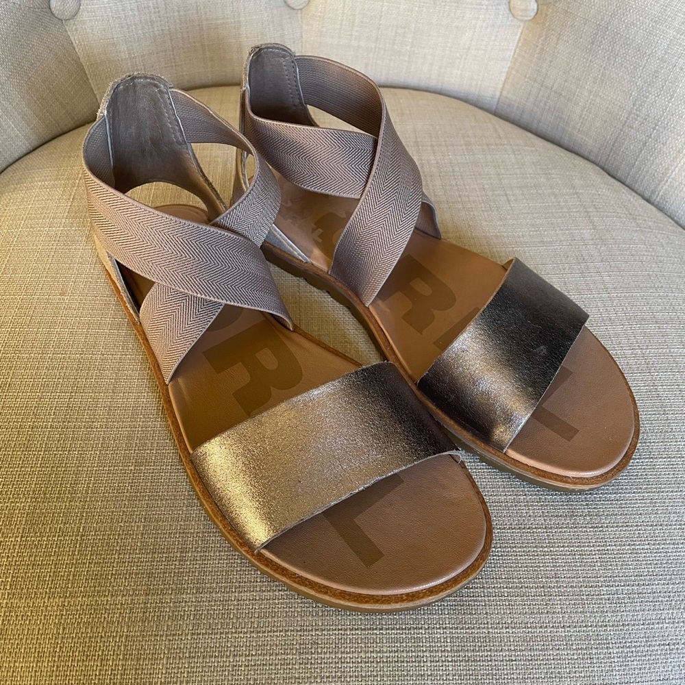 Sorel Sandals 
Size 5